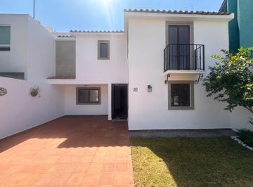 Casa · 180m² · 3 Recámaras · Casa Estilo Mexicano en Venta en Metepec