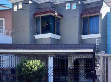 Casa de 4 habitaciones, Guadalajara · Residencia en Venta ️jardines del Nilo
