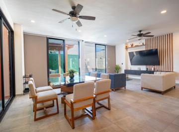 Casa · 358m² · 4 Recámaras · 2 Estacionamientos · Casa en Venta en Residencial Aqua de 4 Recamaras y Alberca