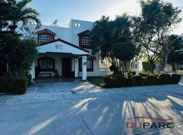 90924cf1b11159f63db4087cdaadc7a530d6a1715bf09403a6b91200fbe6d7ca · Casa en Renta 3 Recamaras en Esquina - Residencial del Lago