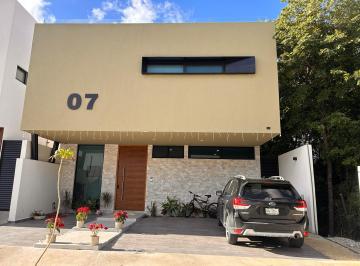 Casa de 4 habitaciones, Solidaridad · Casa en Venta / Renta en Valenia, Playa del Carmen