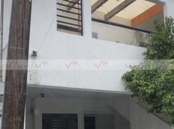 Casa · 216m² · 3 Recámaras · 1 Estacionamiento · Casa en Venta en Guadalupe