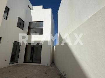 Casa en condominio · 256m² · 4 Recámaras · 2 Estacionamientos · Casa en Venta con Diseño Único en Zibatá - (4)