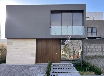 Casa · 200m² · 4 Recámaras · 2 Estacionamientos · Casa en Venta en El Eden - (4)