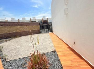 Casa de 3 habitaciones, León · Venta de Casa en Aldaba con Terreno Excedente