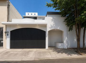 25364071879102cf58f7cb0b2320e74a00e05f8c4bfea69b53144dc541e7152f · Casa con 4 Habitaciones de 140 m² en Venta en 21 de Marzo