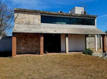 Casa · 218m² · 1 Recámara · 6 Estacionamientos · Casa en Venta en Esquina en Tamanché, Mérida, Yucatán.