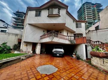 Casa · 670m² · 4 Recámaras · 5 Estacionamientos · Casa en Venta Cumbres 2 Sector, Monterrey, Nuevo León.