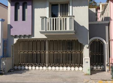 Fachada Cerradas d Anahuac · Casa en Venta en Cerradas de Anahuac