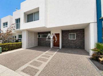 Casa Venta 155m² de 3 habitaciones · Casa en Venta Solares Coto Antara