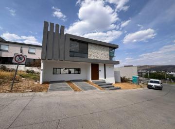 Casa de 3 habitaciones, León · Casa en Venta Lomas del Molino León