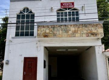 Casa de 3 habitaciones, Tlajomulco de Zúñiga · Casa en Venta San Agustin Tlajomulco con Opcion Local Comercial