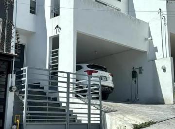 1 · Casa en Venta en San Jeronimo, Colinas de San Gerardo