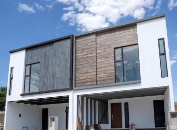 Casa en Venta de 4 habitaciones Cuautlancingo · ¡Oportunidad Única! Casa de Lujo con Tecnología de Vanguardia