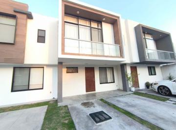 Casa en condominio de 3 habitaciones, Celaya · Bonita Casa en Fracc. Alteza Cerca de Salida a Cortazar