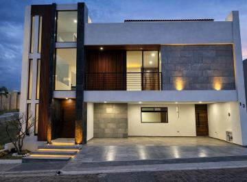 Casa · 489m² · 5 Recámaras · 3 Estacionamientos · Residencia en La Gran Reserva