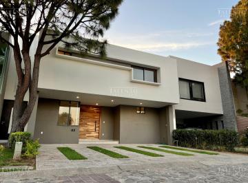 Casa de 3 habitaciones, Zapopan · Casa en Venta en Zona Real, Novaterra Zapopan