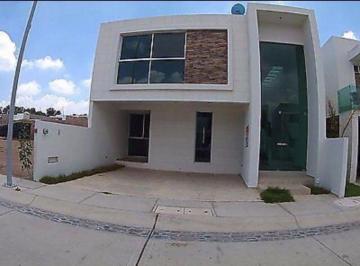 Casa en condominio · 2 Estacionamientos · Casa en Condominio - Condominio Loretta
