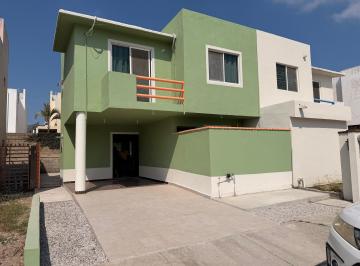 Casa de 3 habitaciones, Altamira · Casa Amueblada en Fraccionamiento Privado Frente a Area Verde