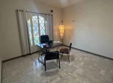 Vista desde la puerta de entrada al consultorio · Consultorio en Renta en Campestre, Mérida