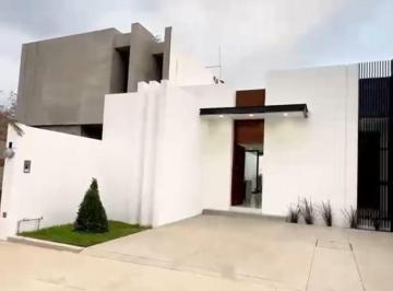 Casa en Venta de 3 habitaciones Rincon del Colibri · Casa en Venta de Alto Lujo Residencial Fracc Romanza a Una Cuadra de Av Venustiano Carranza Colima