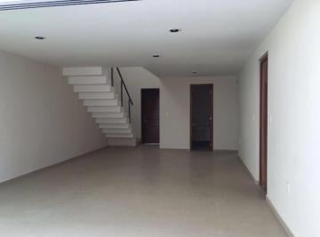 Casa en condominio de 4 habitaciones, Corregidora · Casa de Tres Recámaras y Estudio en Corregidora Camino a Los Olvera
