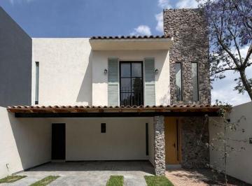 Casa en Venta de 3 habitaciones  · Hermosa Casa en Venta Zerezotla (Cholula)