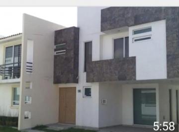 Casa de 3 habitaciones, Toluca · Casa en Venta en Toluca, Colonia Aztecas