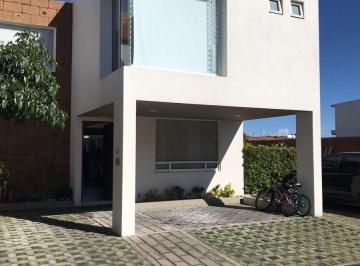 Casa de 3 habitaciones, Calimaya · Casa en Renta en Bosques de Las Fuentes