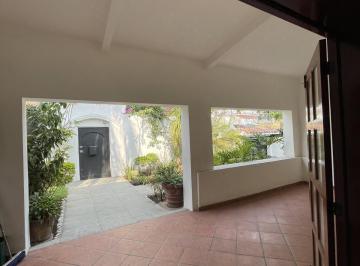 Casa · 243m² · 4 Recámaras · 1 Estacionamiento · Casa Sola en Venta en Col. Miraval, Cuernavaca