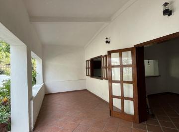 Casa · 243m² · 4 Recámaras · 1 Estacionamiento · Casa Sola en Venta en Col. Miraval, Cuernavaca