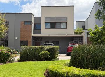 Casa en condominio de 4 habitaciones, Querétaro · Casa Sin Amueblar en Altozano Queretaro