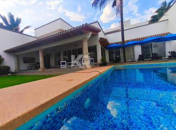 Casa de 6 habitaciones, Cuernavaca · Casa en Venta $43,600.000 Mxn Enrenta $130,000 Mxn en Jardines de Reforma