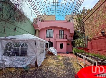 Casa · 230m² · 4 Recámaras · 1 Estacionamiento · Casa en Renta en C. Clavel La Calendaria Coyoacán Cdmx