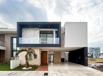 Casa de 3 habitaciones, Alvarado · Casa en Venta con Recámara en Planta Baja y Alberca en El Fraccionamiento Playas del Conchal en La R