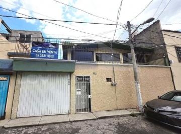 Casa · 203m² · 4 Recámaras · 2 Estacionamientos · Casa en Venta en San Lorenzo La Cebada en Xochimilco