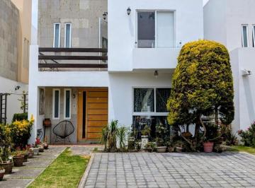Casa · 106m² · 3 Recámaras · 2 Estacionamientos · Casa en Venta, Foresta Metepec