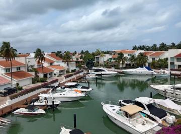 Casa · 3 Recámaras · 4 Estacionamientos · Luxury Residence en Venta Isla Dorada – Cancún