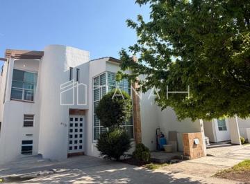 Casa de 2 habitaciones, Saltillo · Casa en Renta en Privada Magnolias | Doble Altura | Privada Exclusiva | Saltillo Norte – San Patrici