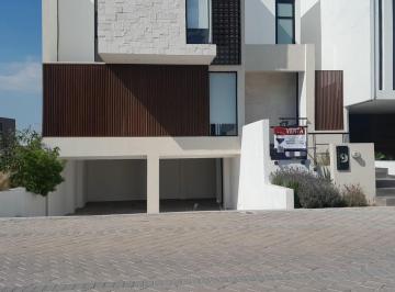 Casa · 258m² · 3 Recámaras · 4 Estacionamientos · Casa en Venta en Carlota - (4)
