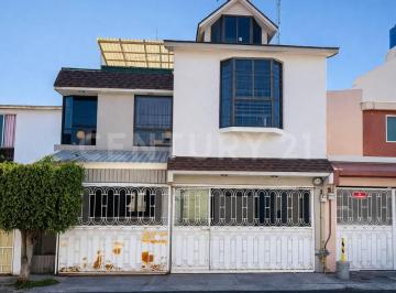 Casa · 204m² · 4 Recámaras · 1 Estacionamiento · Venta Casa Cumbria Cuautitlan Izcalli 11289