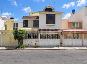 Casa · 204m² · 4 Recámaras · 1 Estacionamiento · Venta Casa Cumbria Cuautitlan Izcalli 11289