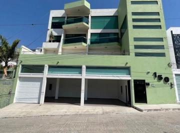 Casa de 4 habitaciones, Querétaro · Ofibodega / Casa en Vista Dorada