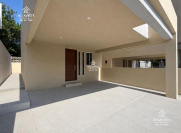 Casa · 160m² · 3 Recámaras · 2 Estacionamientos · Casa en Venta – Col. Niños Heroes, Tampico