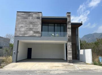 Casa · 350m² · 4 Recámaras · 3 Estacionamientos · Casas en Venta en Aysso Residencial