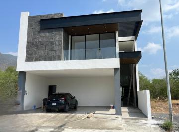Casa · 370m² · 4 Recámaras · 1 Estacionamiento · Casas en Venta en Aysso Residencial