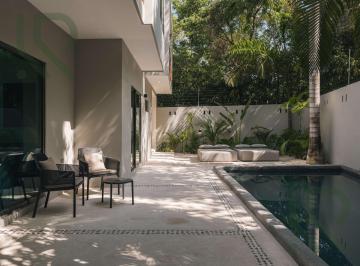 Casa · 405m² · 6 Recámaras · 2 Estacionamientos · Villa con 6 Habitaciones en Venta en Tulum a 5 Min de La Playa | con Alberca y Plusvalía