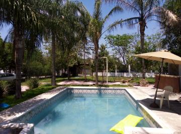 Quinta · 1000m² · 3 Recámaras · 4 Estacionamientos · Quinta en Venta en Portal de Santa Isabel, Cadereyta Jimenez