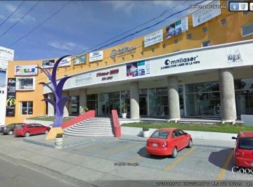 Local comercial · 200m² · 2 Estacionamientos · Amplio y Súper Ubicados Locales en Renta