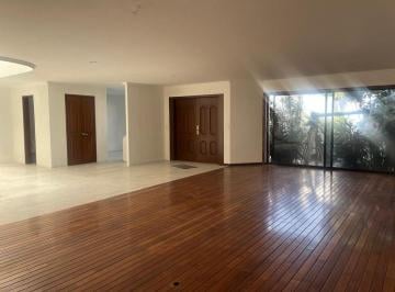 Casa · 519m² · 3 Recámaras · 6 Estacionamientos · Renta de Casa